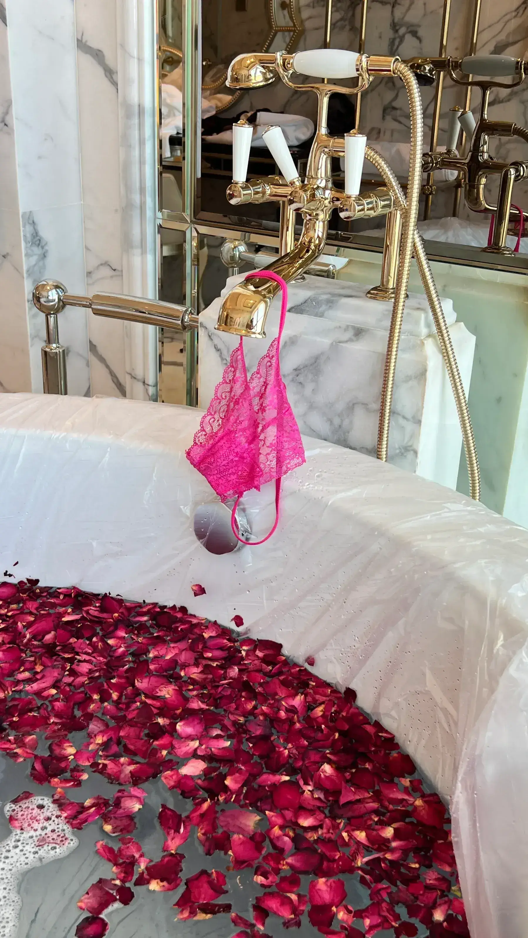 陈大小姐 – 坠入爱河 [58P]