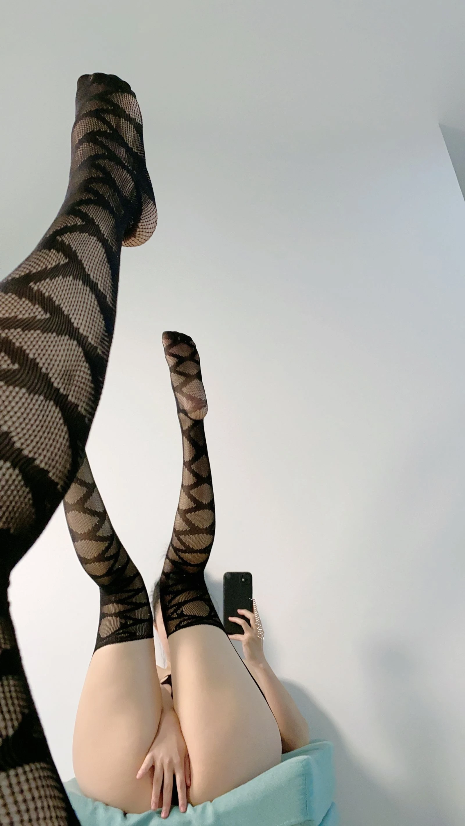 俏妞qiaoniuTT – 黑丝长腿 [13P]