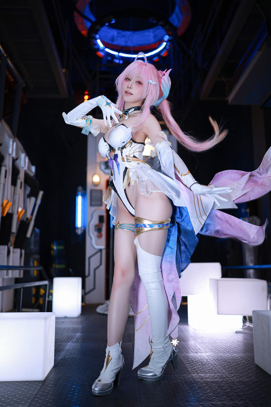 水淼aqua-No.214 – 鸣潮 爱弥斯 [30P]