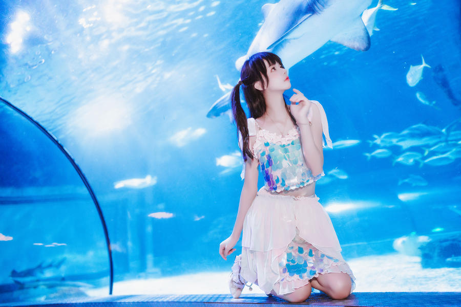 桜桃喵-No.249 – 水族馆 [15P]