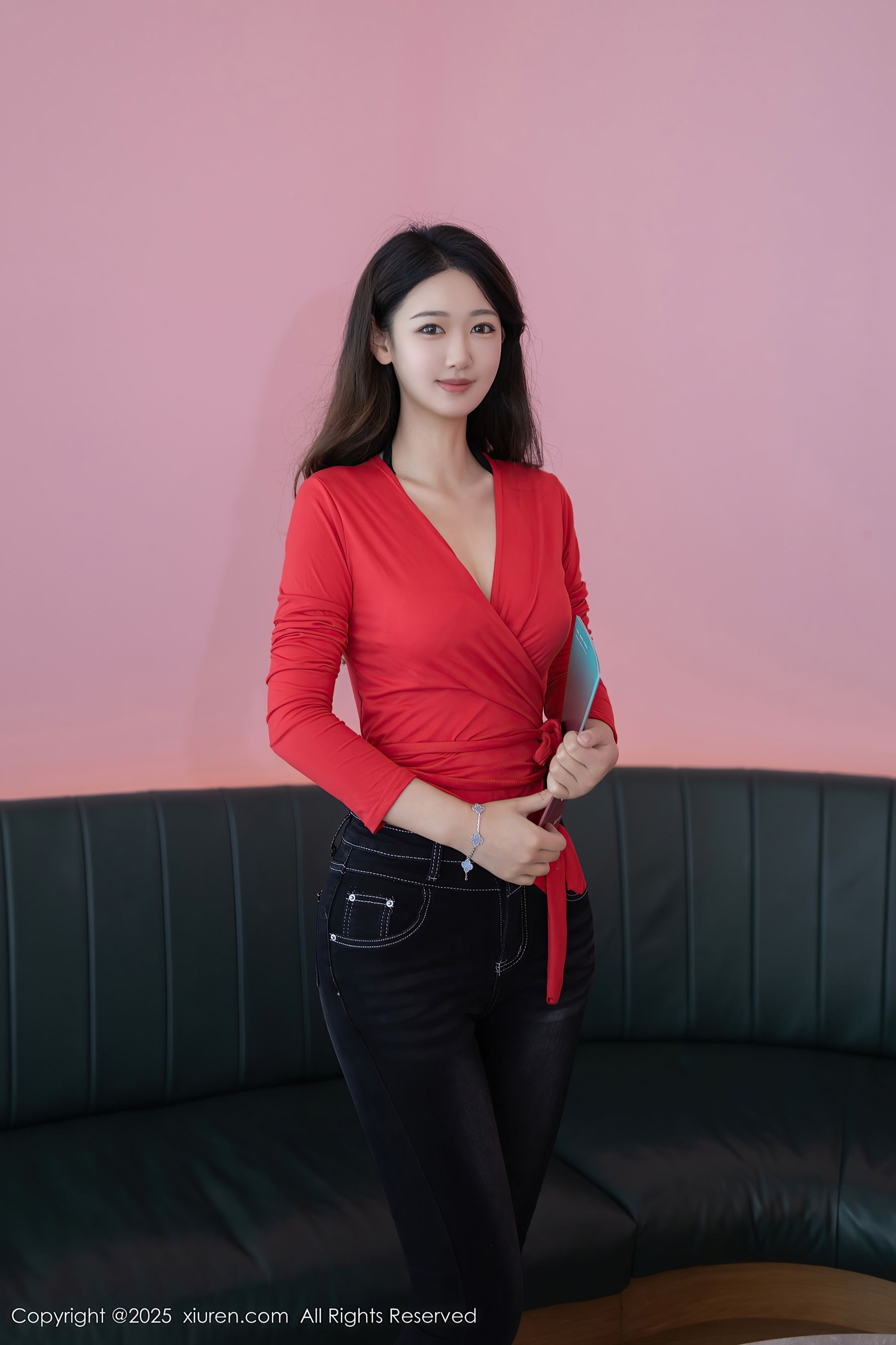 [XiuRen秀人网] No.9894 唐安琪 美腿丝袜