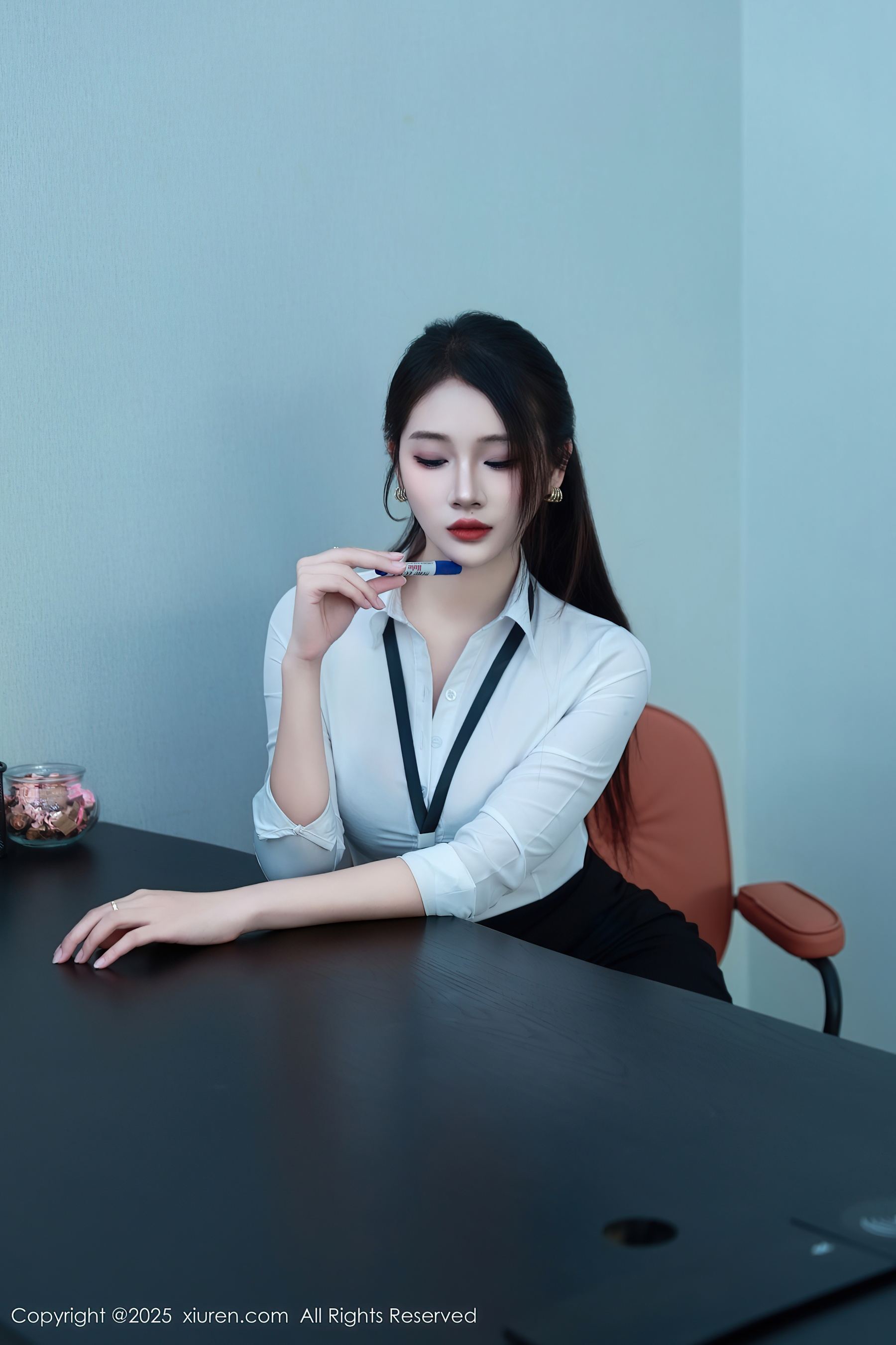 [XiuRen秀人网] No.10406 南乔 职业套装