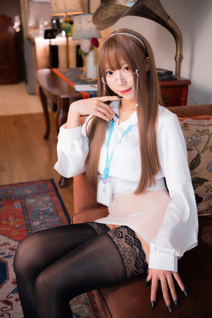 Money冷冷-No.044 – 透明OL 眼镜娘 [43P]
