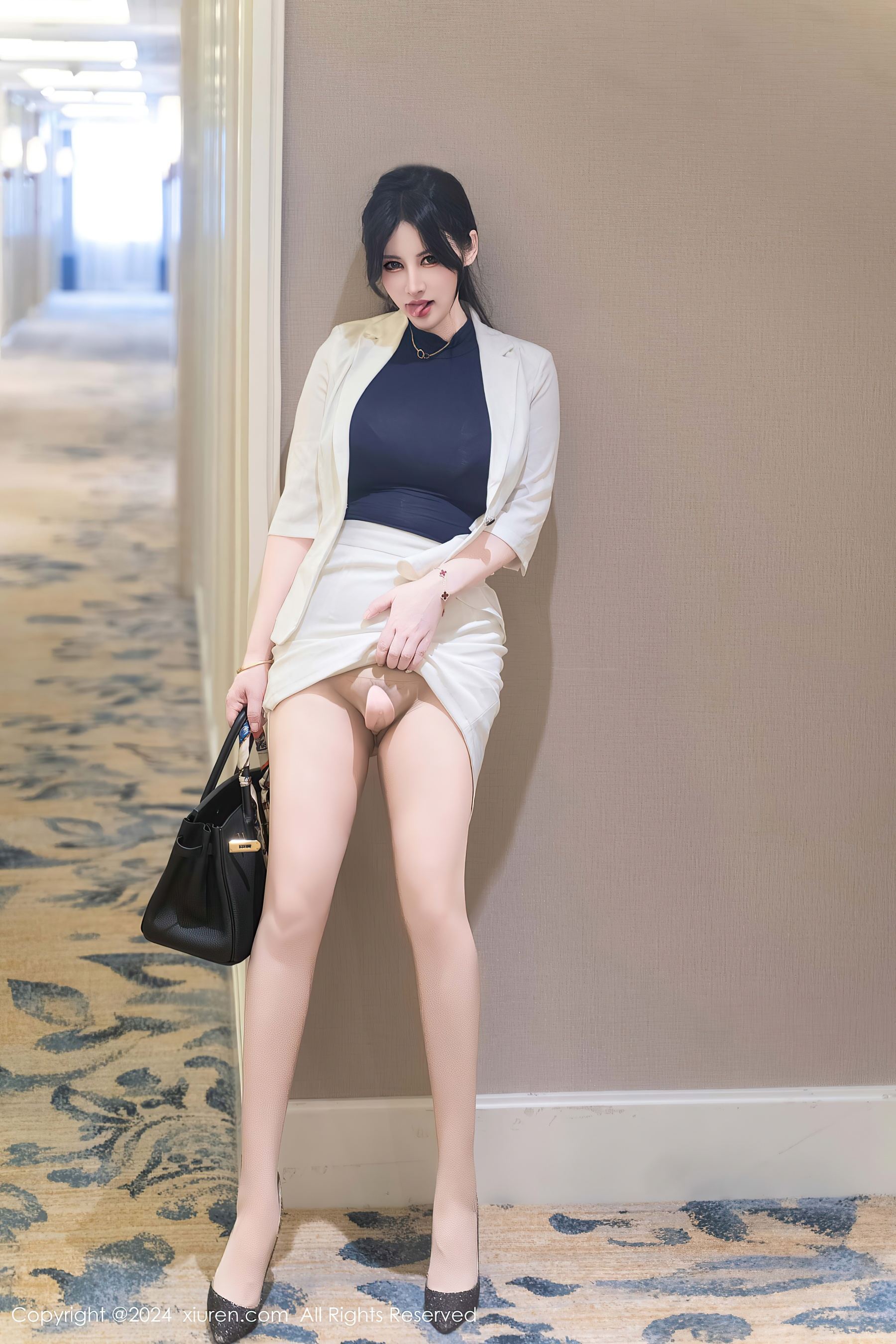 [XiuRen秀人网] No.9319 诗诗kiki 丝袜美臀