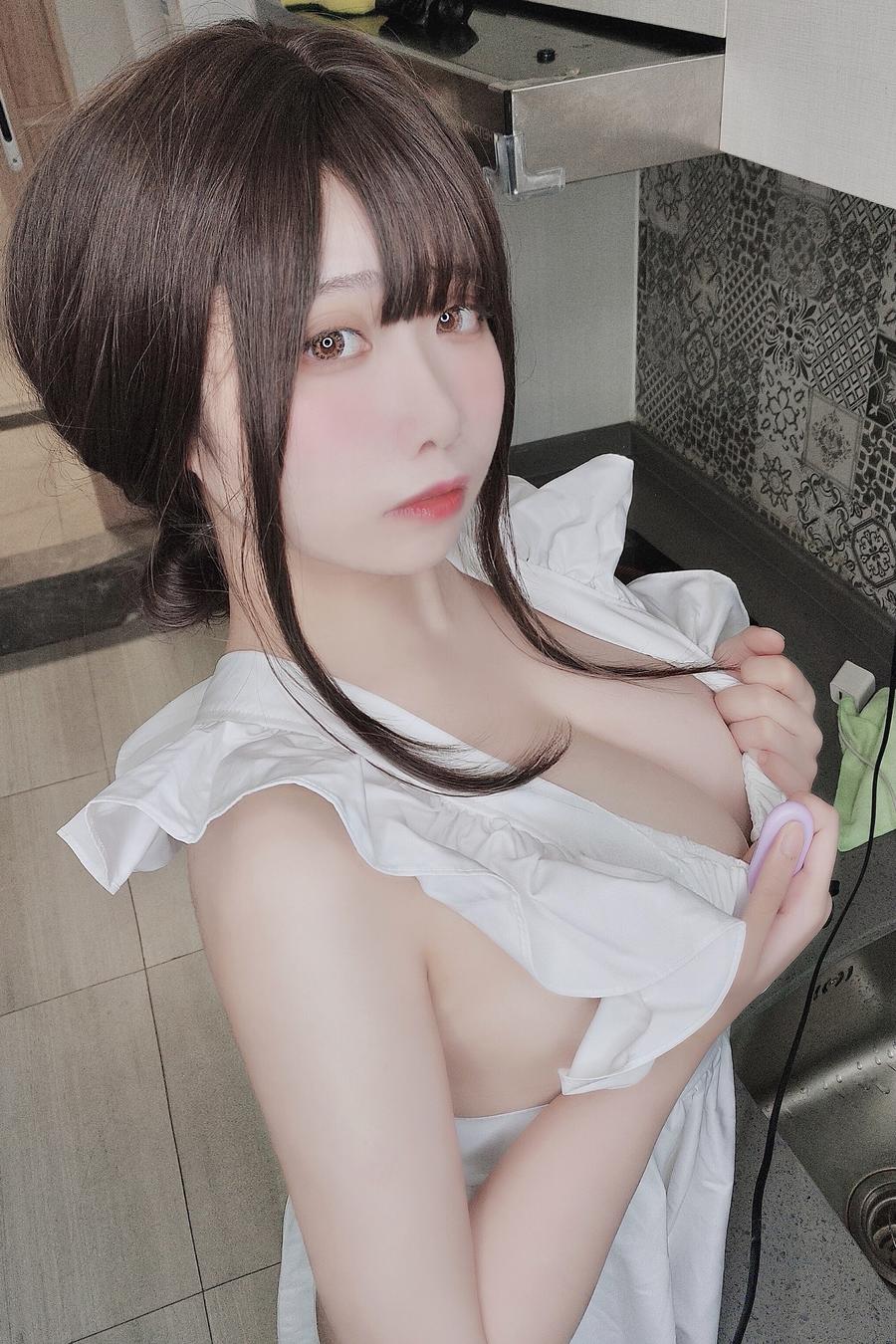 贞子蜜桃-No.016 – 围裙自拍 [38P 1V]