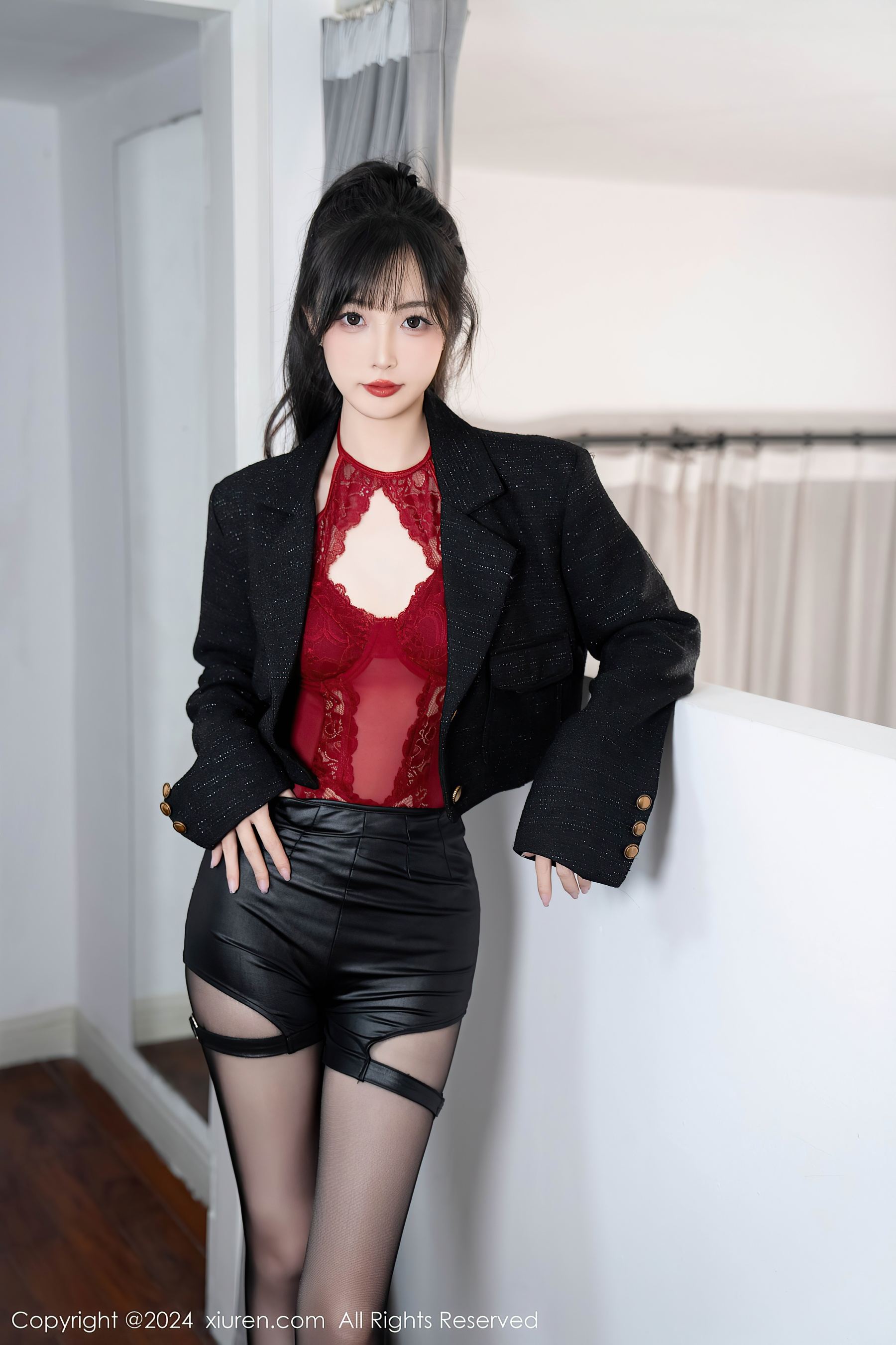 [XiuRen秀人网] No.9561 林星阑 黑丝美腿