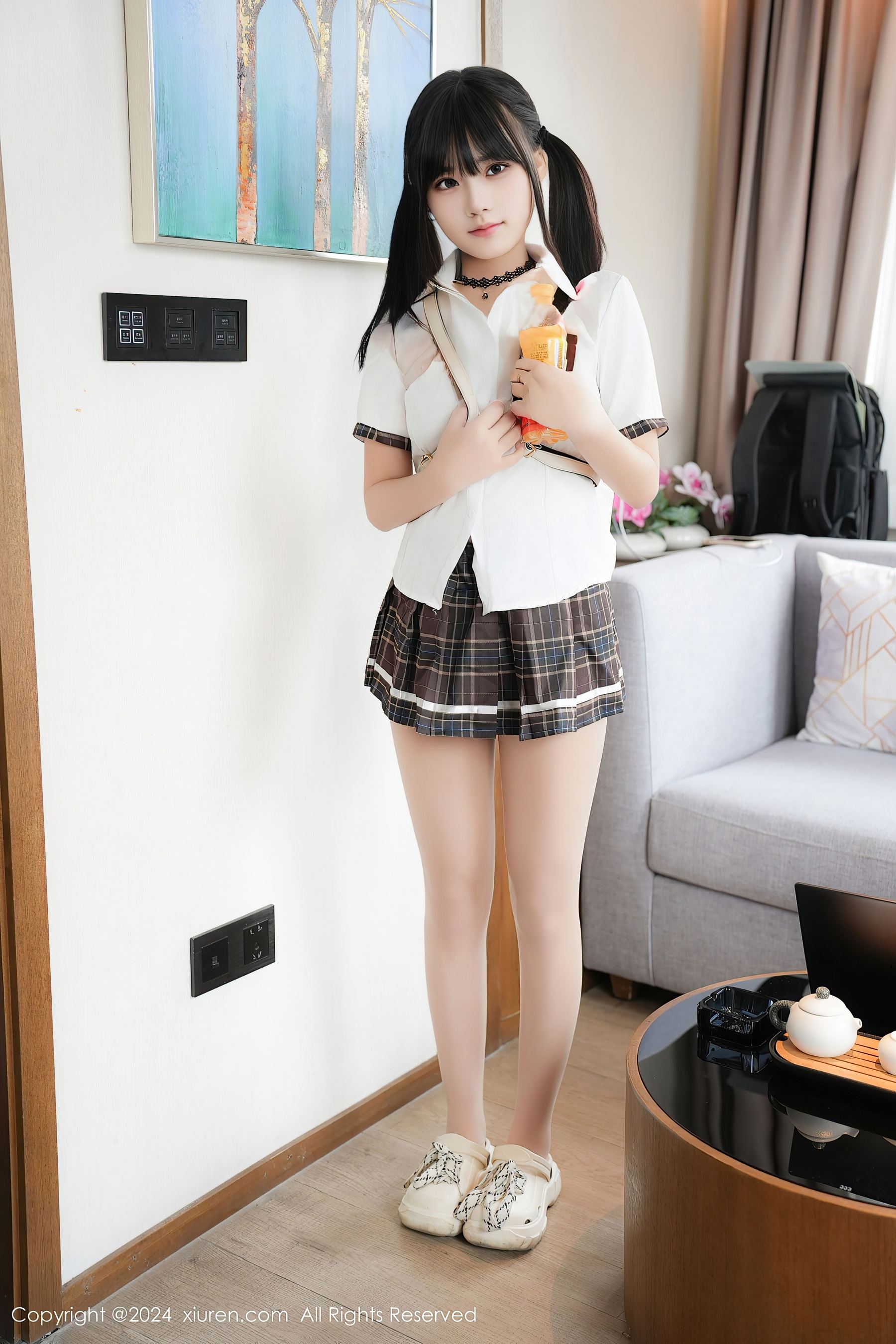 [XiuRen秀人网] No.9573 姚若兮vay 美腿丝袜