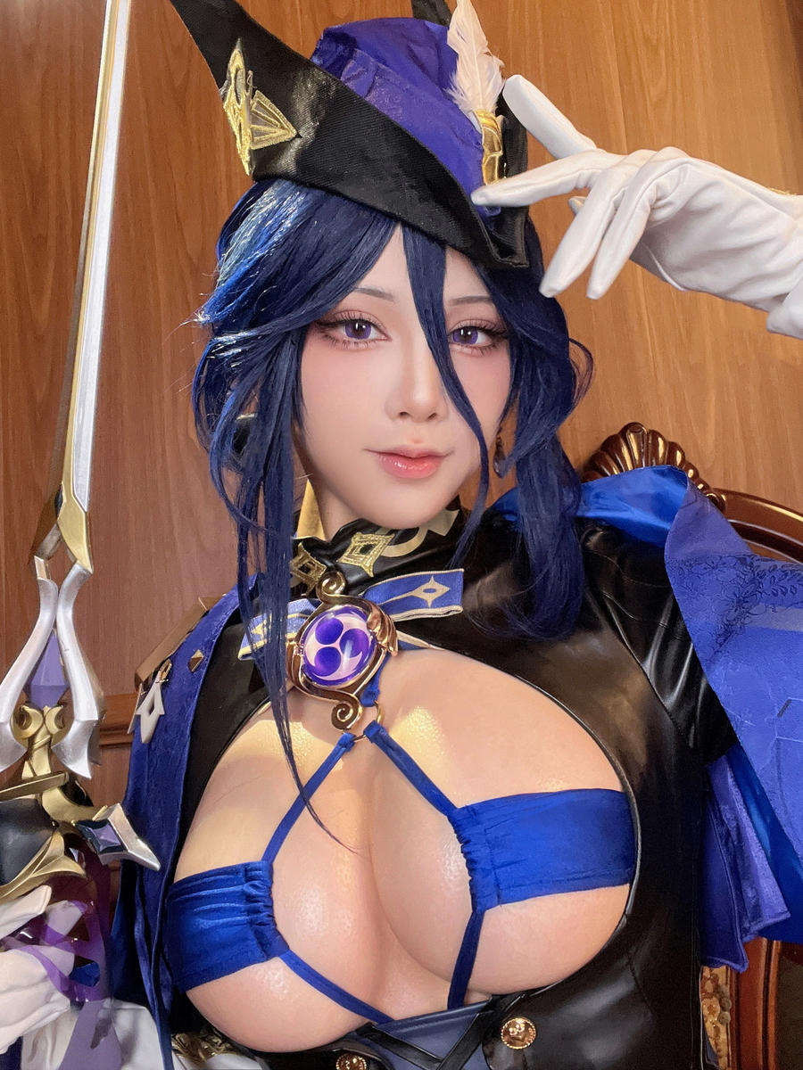 水淼aqua-No.190 – [Fantia] 2025年01月订阅 (2套) [32P]
