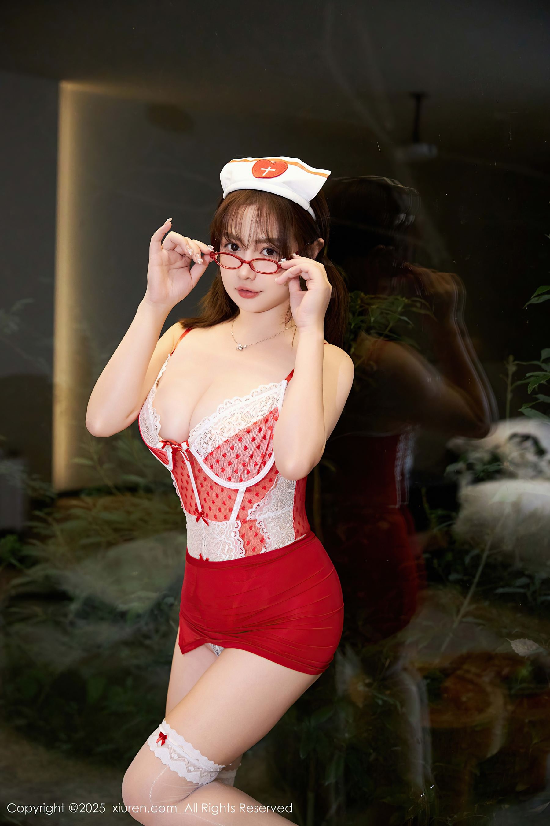 [XiuRen秀人网] No.9719 养乐多Doll 丝袜美腿