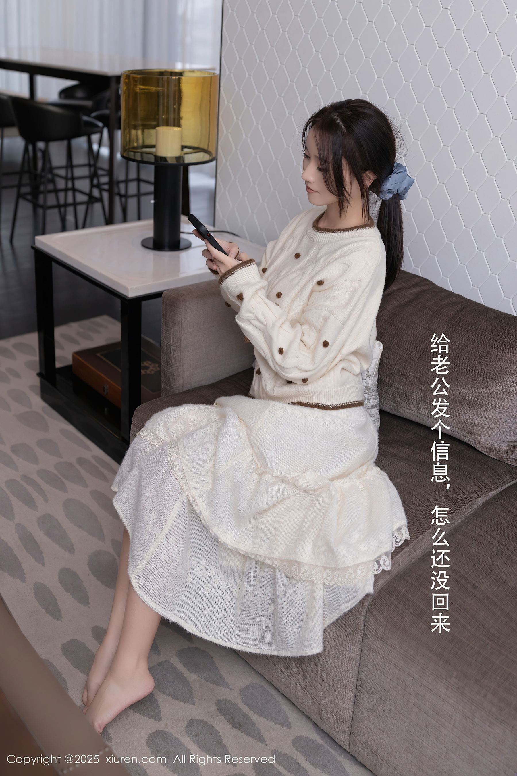 [XiuRen秀人网] No.9729 杏子Yada 黑丝美腿