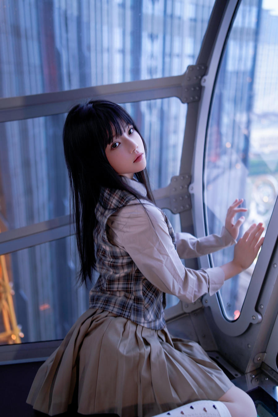 桜桃喵-No.245 – 制服摩天轮 [27P]