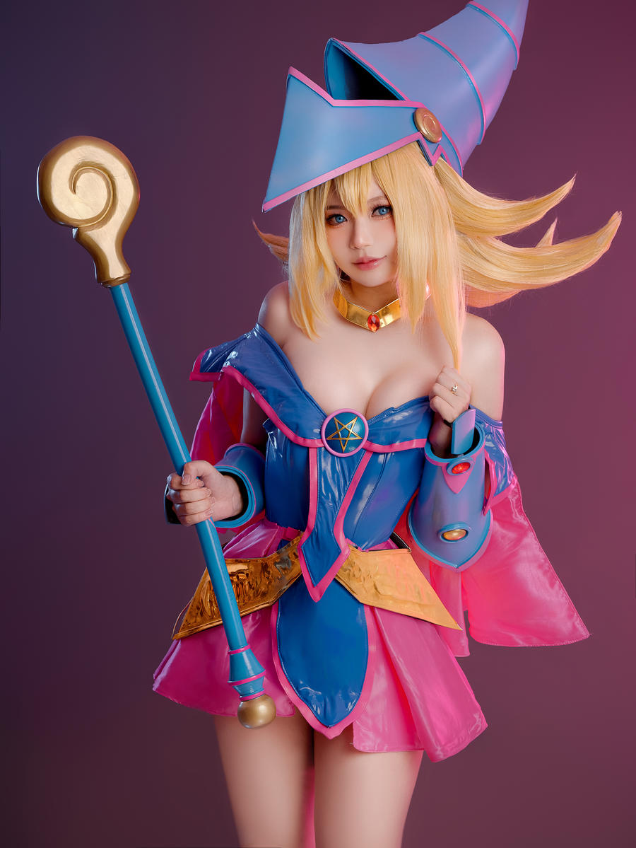ZinieQ-No.039 – Yu Gi Oh Dark Magician Girl [26P 5V]