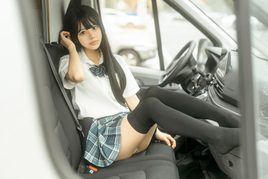 rua阮阮-No.008 – 房车JK [41P]