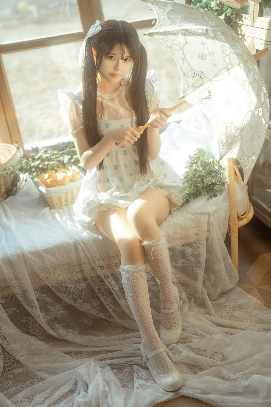 rua阮阮-No.007 – 花房 小裙子 [54P]