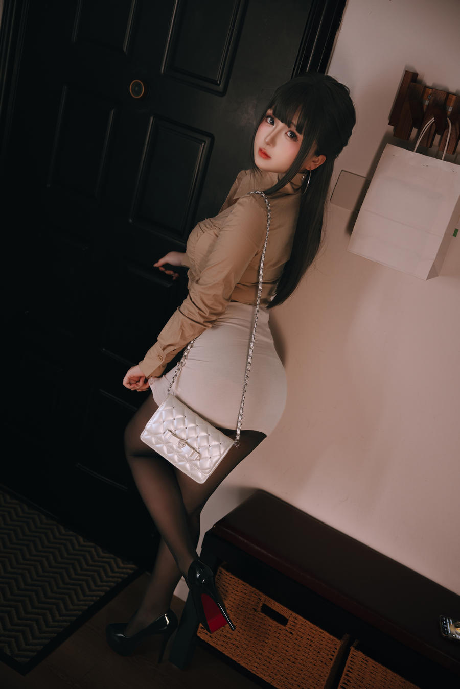 椎名莜(日奈娇)-No.179 – 醉酒同事 [151P 3V]