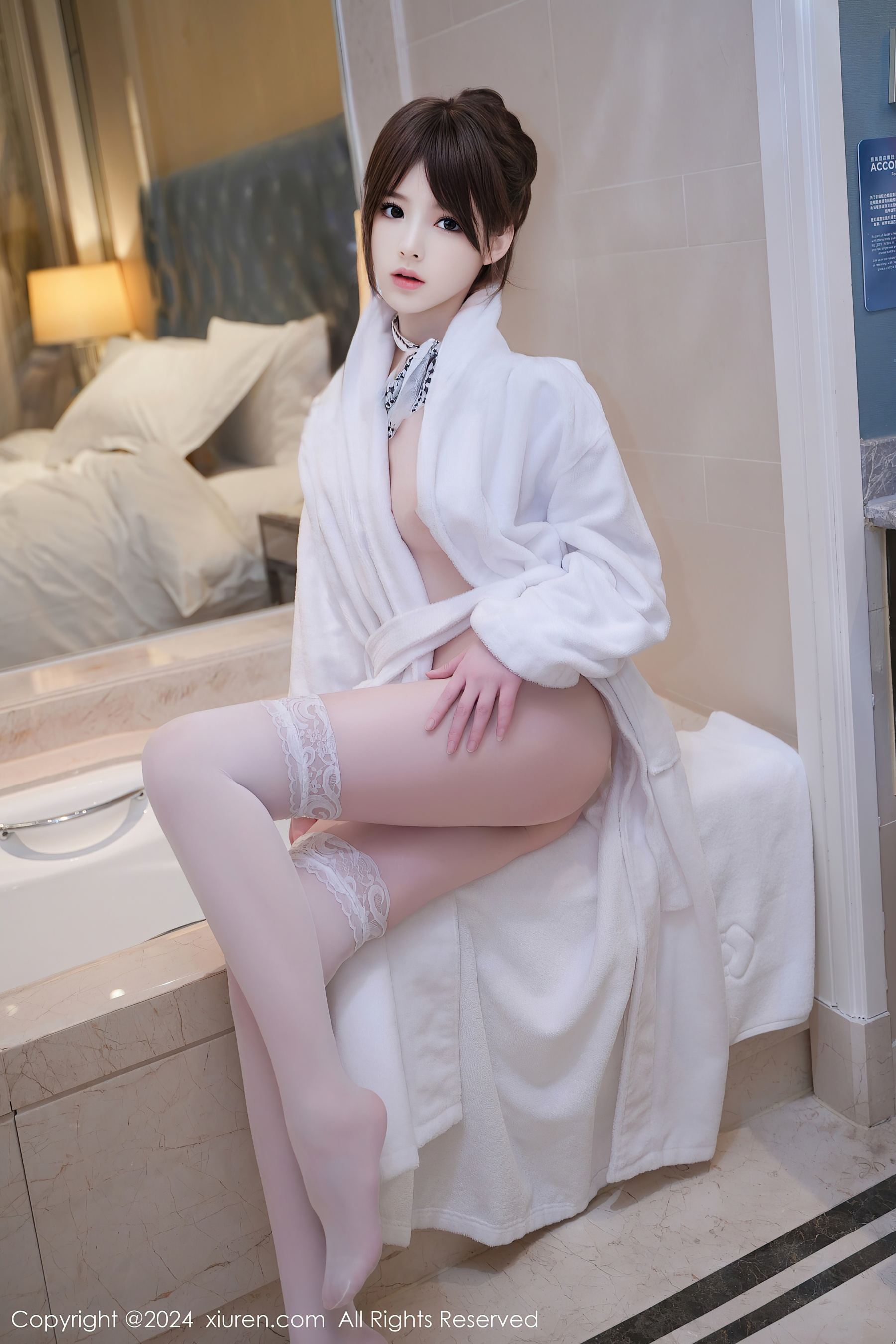 [XiuRen秀人网] No.8162 梦灵儿Mini 丝袜美腿